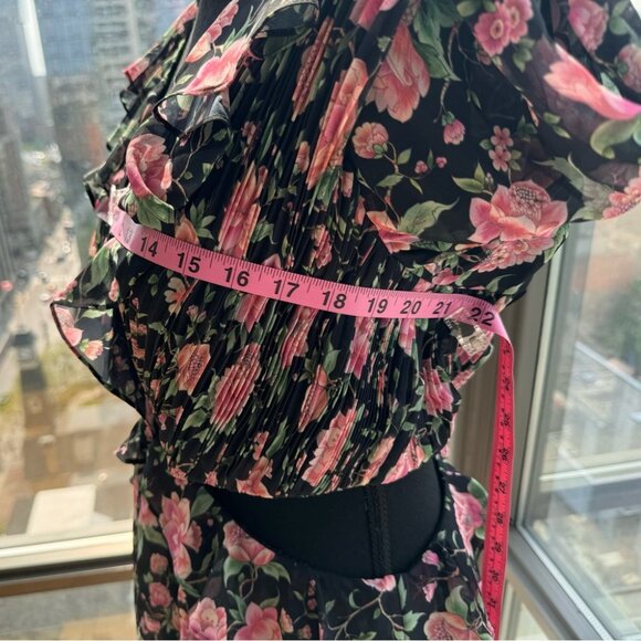 🆕 AMUR 🧿 X REVOLVE NWOT Sleeveless V Neck Pleat Floral Romper Size 8 - Picture 14 of 16